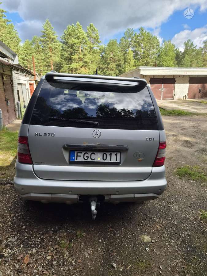 Mercedes-Benz ML270 2005 — салон