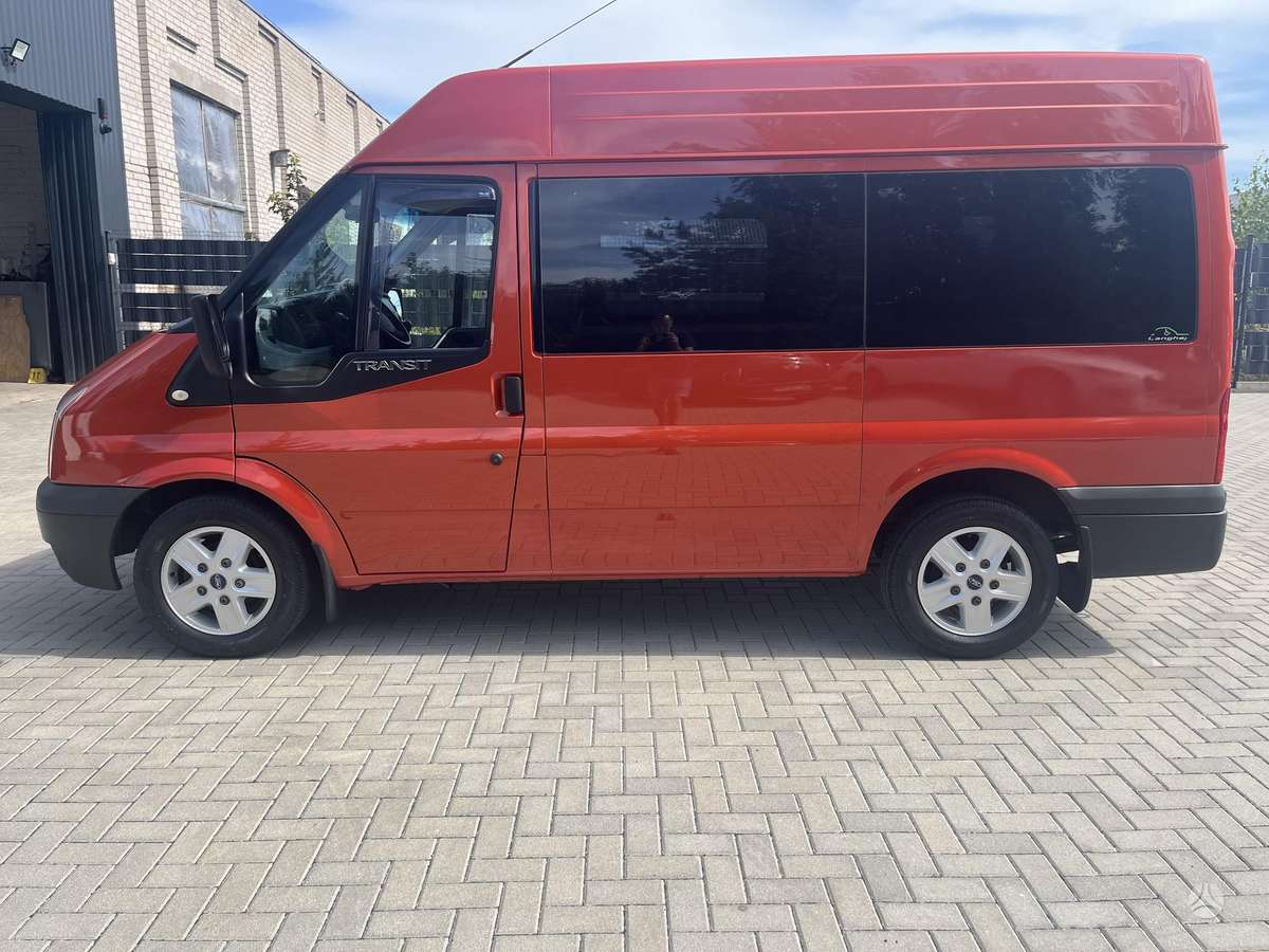 Ford Transit 2012 — rear view