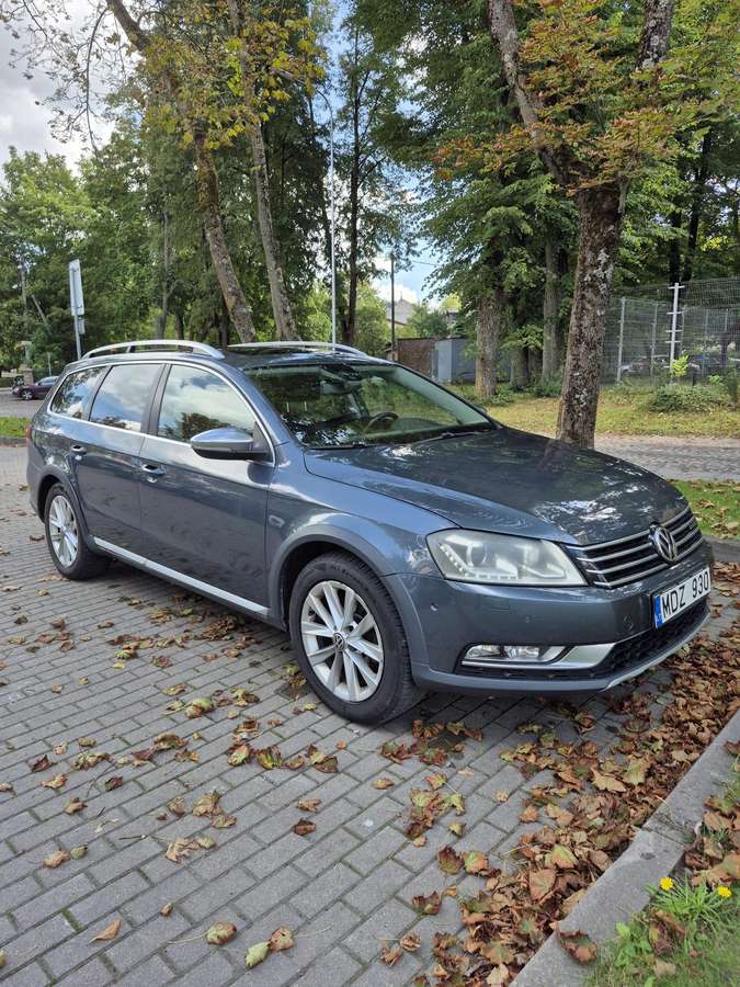 Volkswagen Passat 2012 — двигун 1968 cm³, 170 HP (125kW)