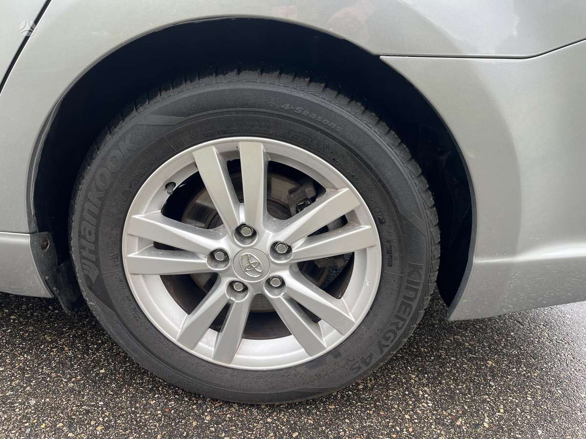 Toyota Avensis 2009 — photo 10