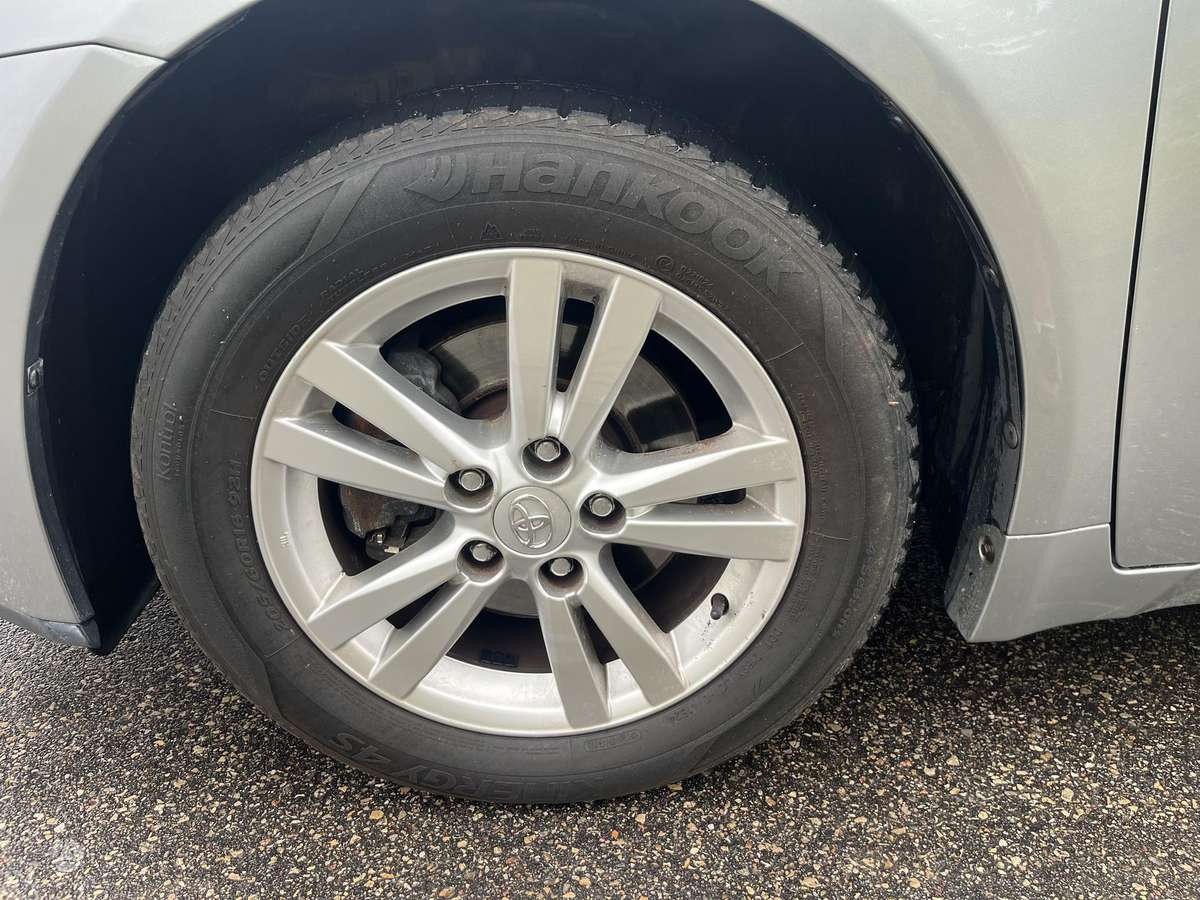Toyota Avensis 2009 — photo 12