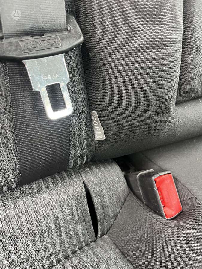 Toyota Avensis 2009 — photo 19