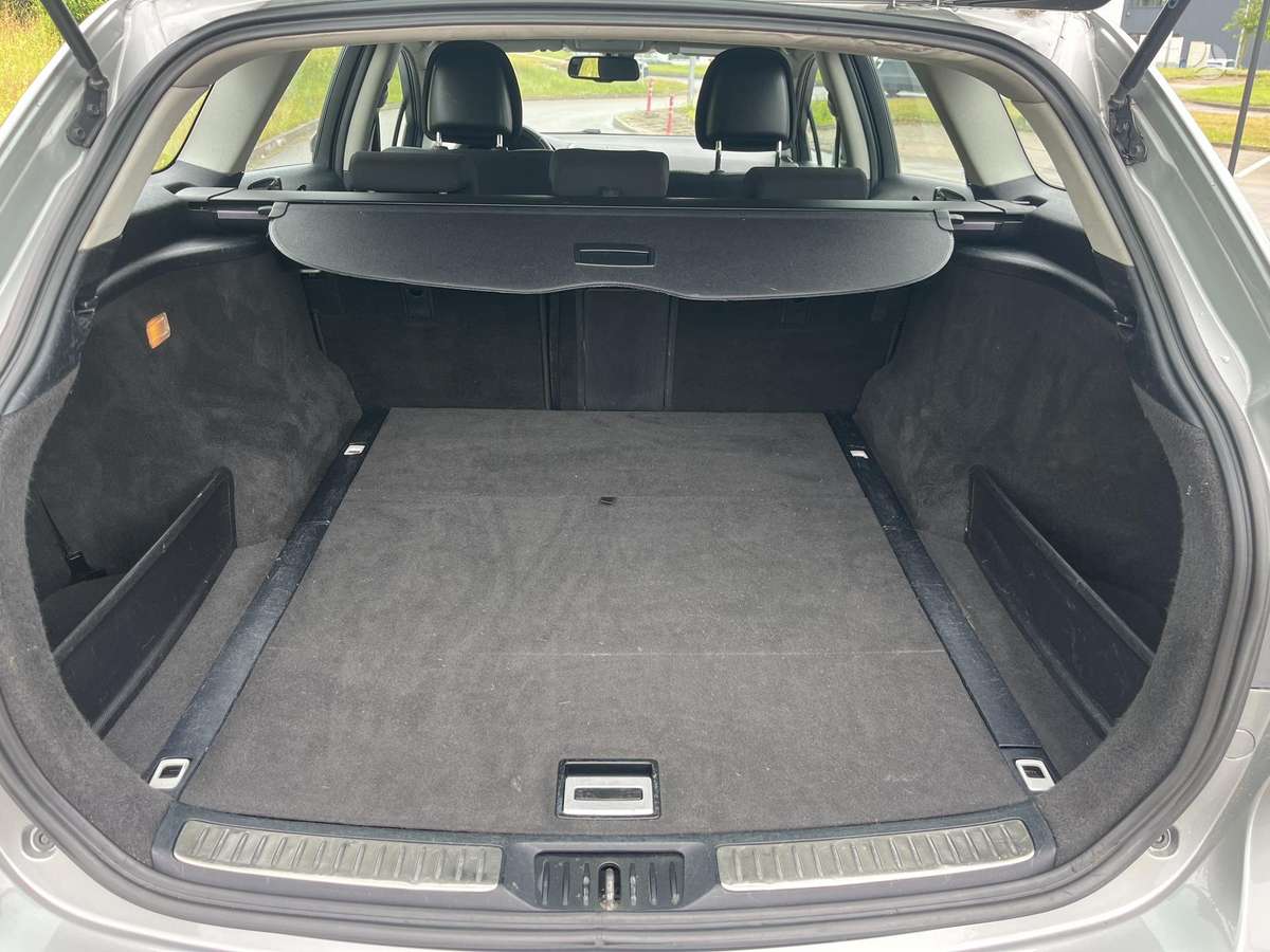 Toyota Avensis 2009 — photo 20