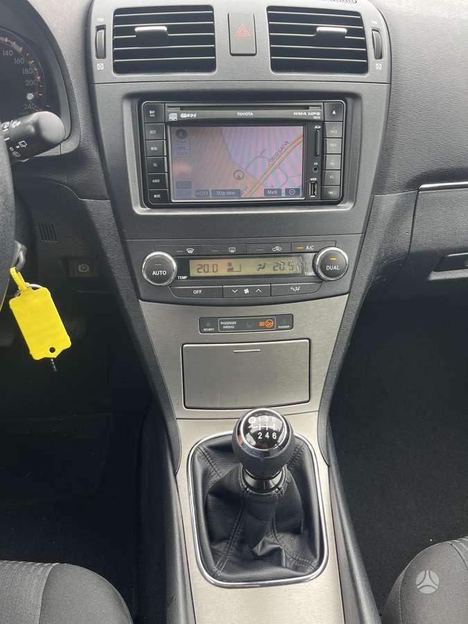 Toyota Avensis 2009 — photo 30