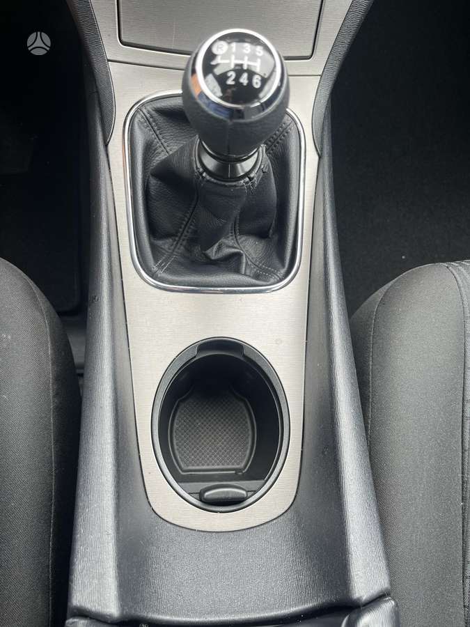 Toyota Avensis 2009 — photo 32