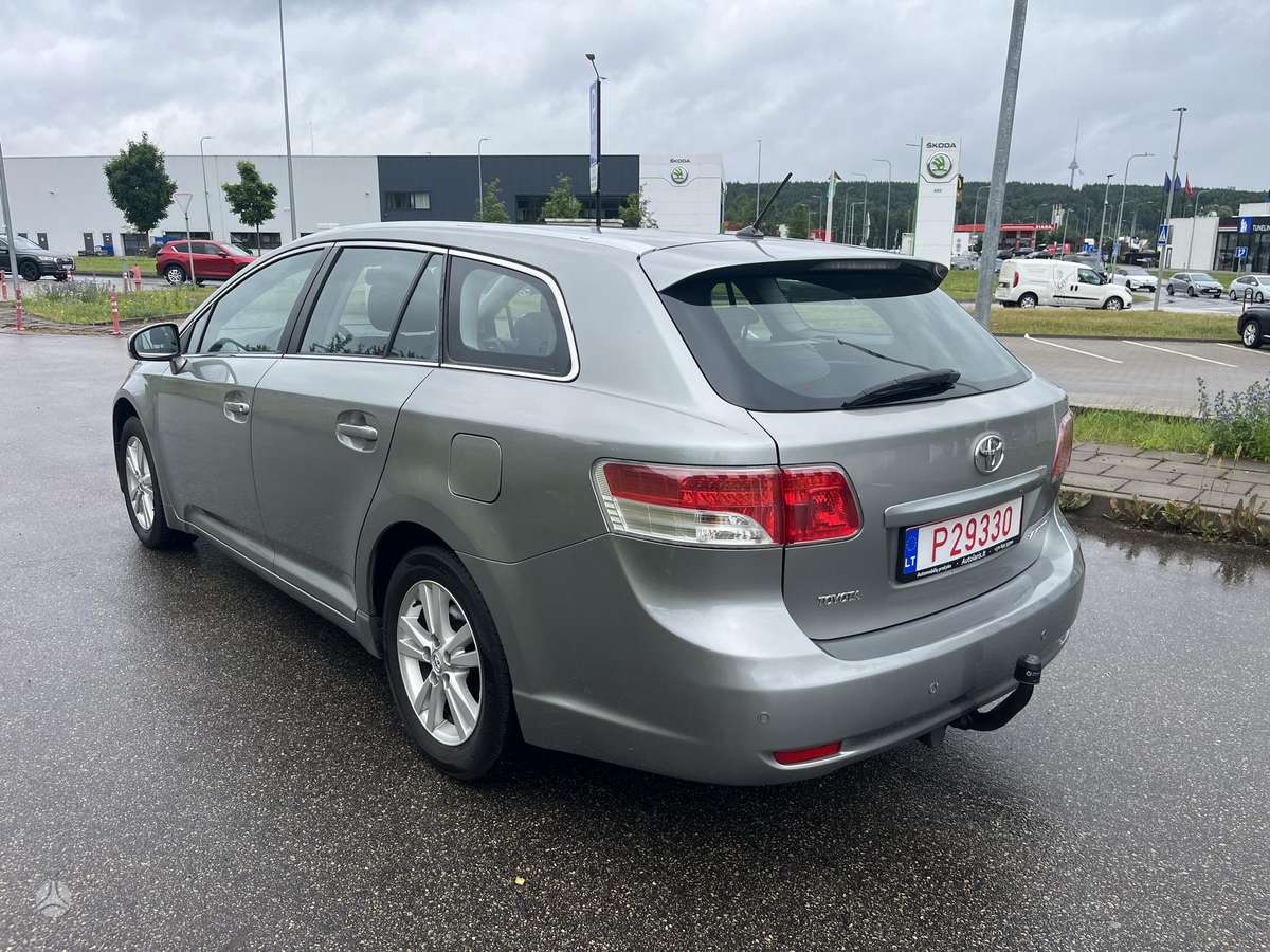 Toyota Avensis 2009 — photo 7
