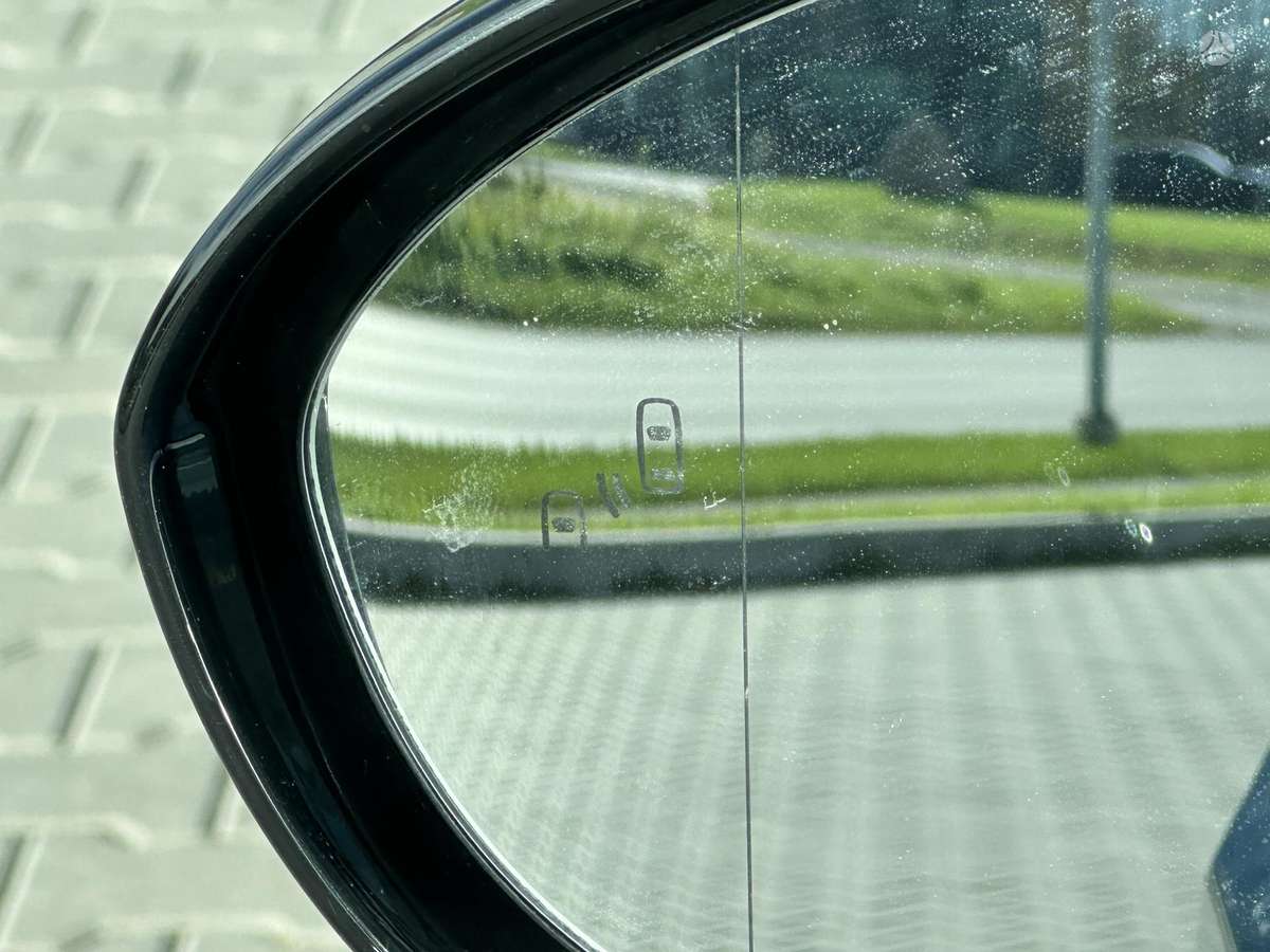 Opel Zafira 2015 — photo 18