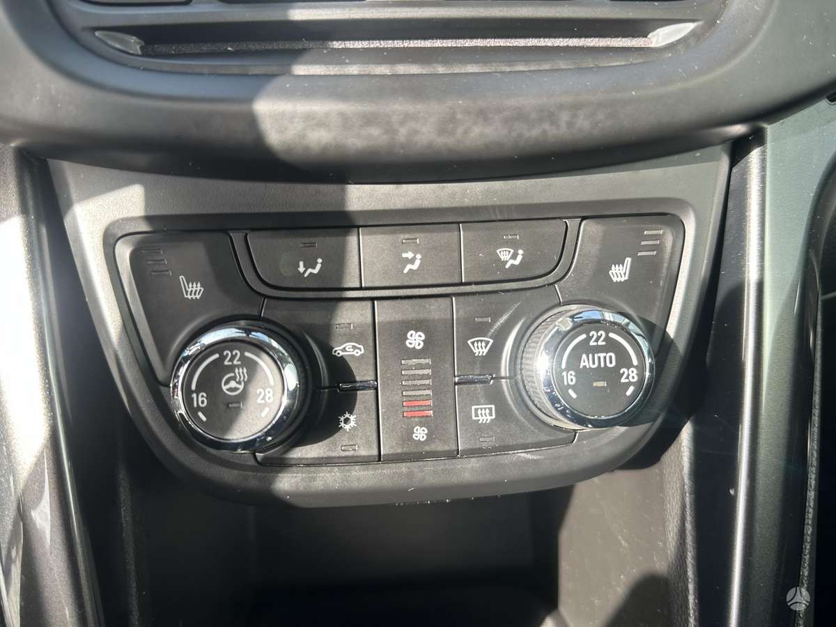 Opel Zafira 2015 — photo 24