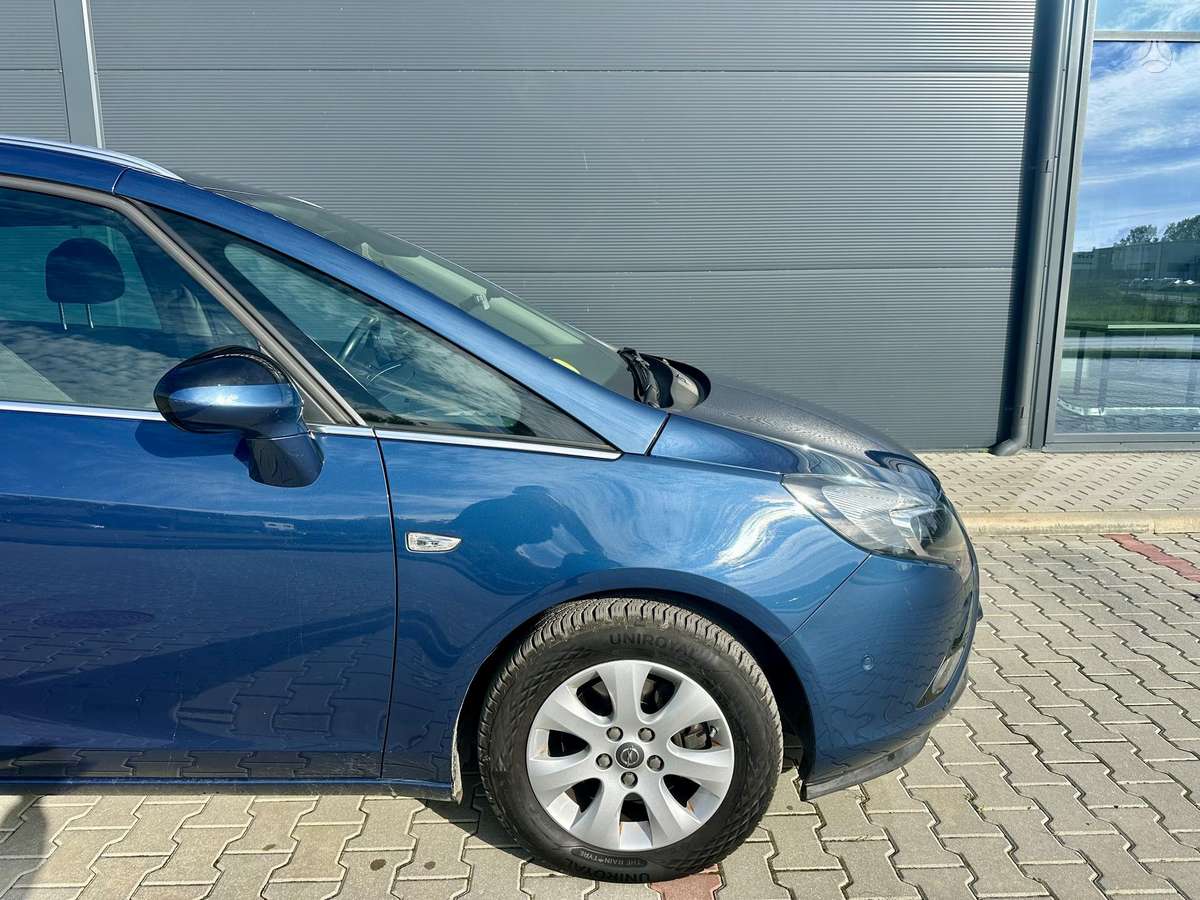Opel Zafira 2015 — photo 7