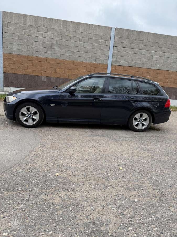 BMW 320 2008 — photo 12