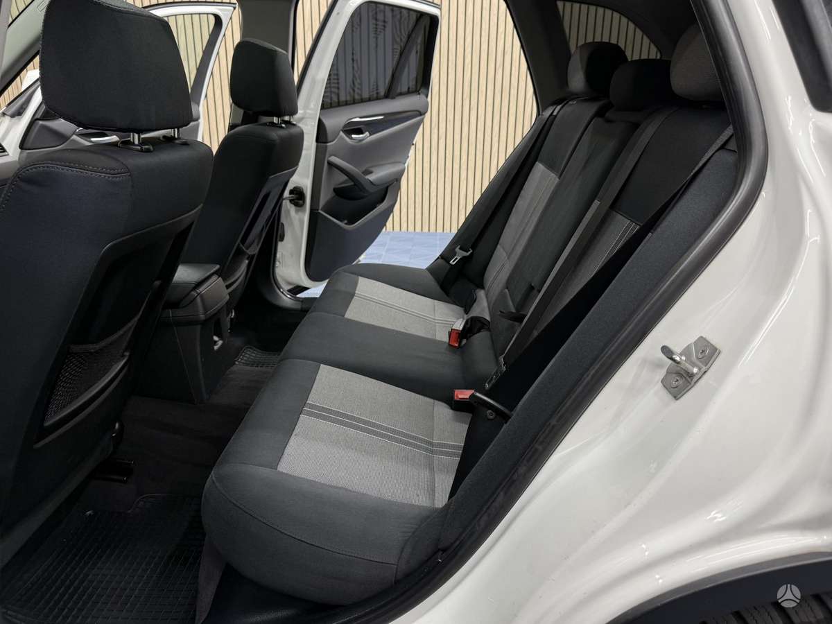 BMW X1 2011 — фото 17