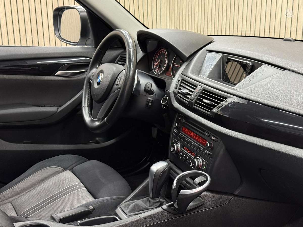 BMW X1 2011 — фото 19