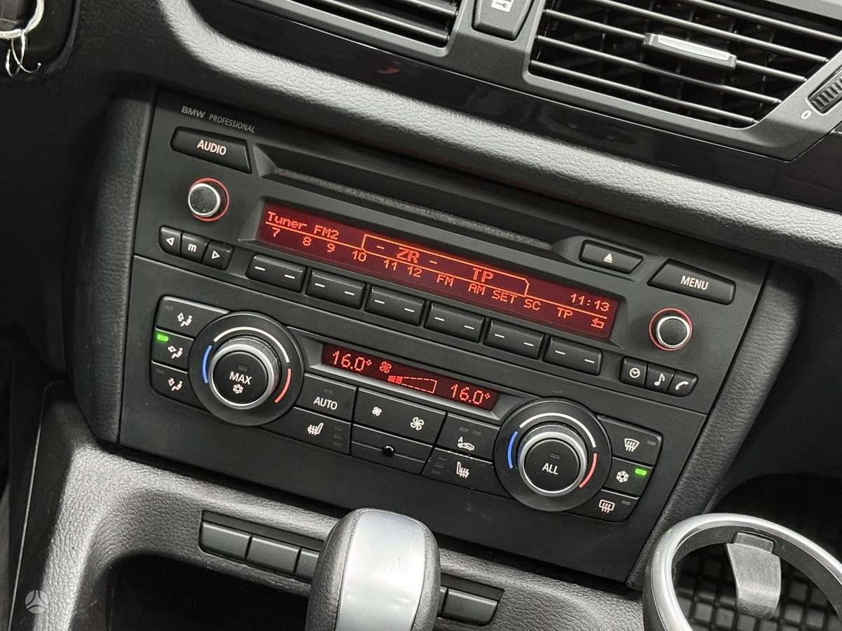 BMW X1 2011 — фото 26