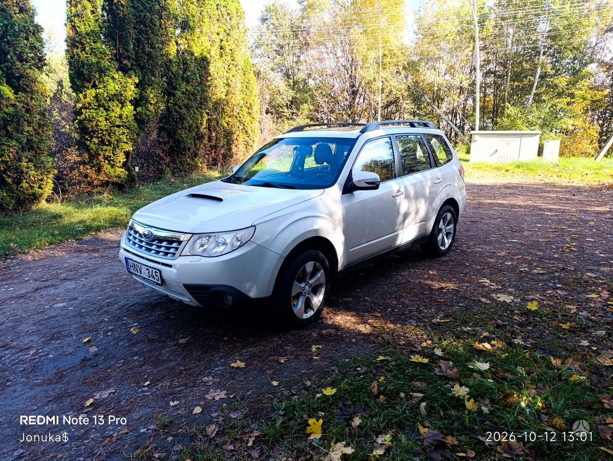 Subaru Forester 2012 — rear view