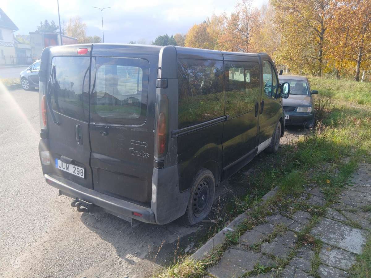 Renault Trafic 2006 — салон