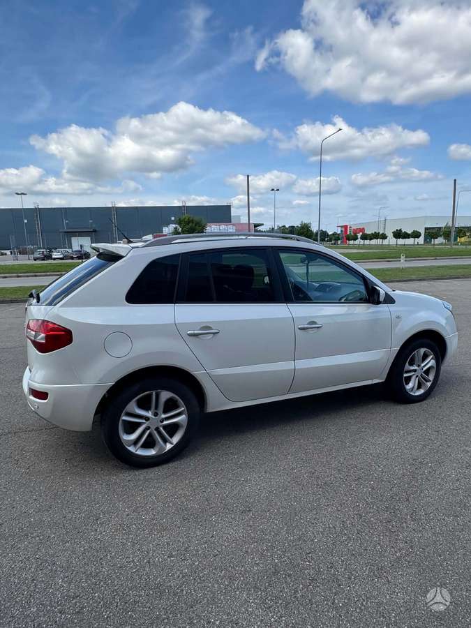 Renault Koleos 2011 — вигляд ззаду
