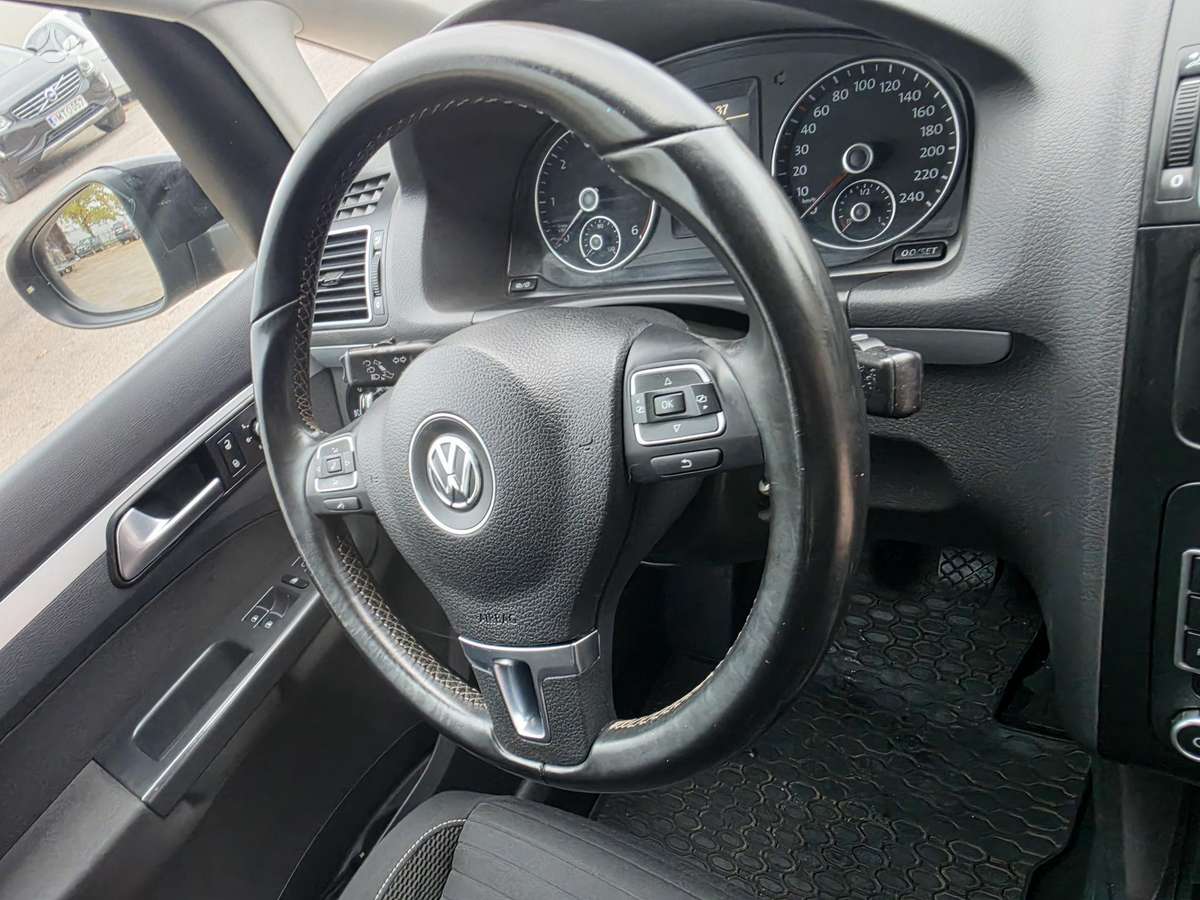 Volkswagen Touran 2014 — фото 15