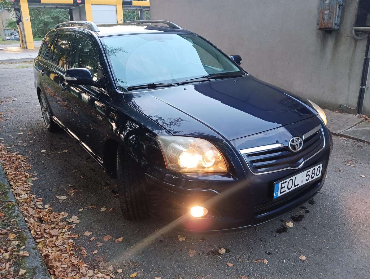 Toyota Avensis 2006 — двигун 2200 cm³, 177 HP (130kW)
