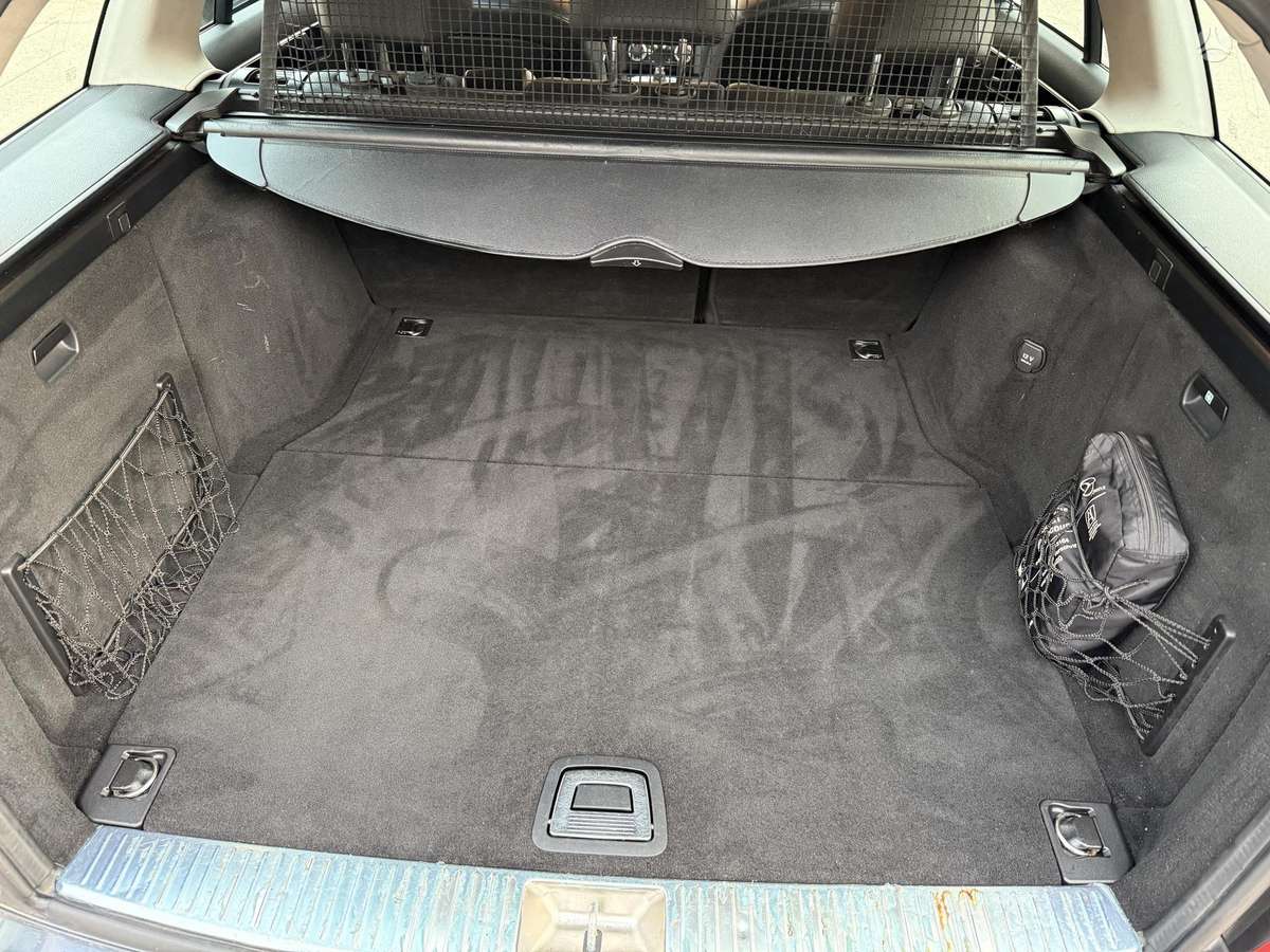 Mercedes-Benz C180 2011 — photo 12