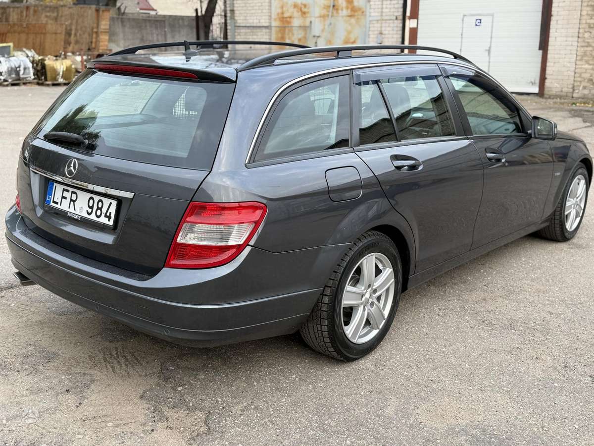 Mercedes-Benz C180 2011 — engine 2143 cm³, 120 HP (88kW)