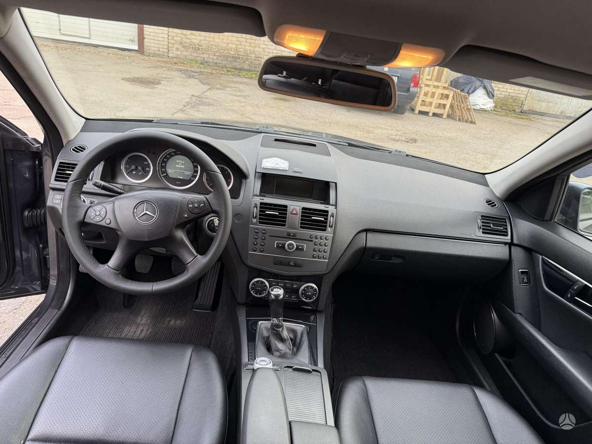 Mercedes-Benz C180 2011 — photo 5
