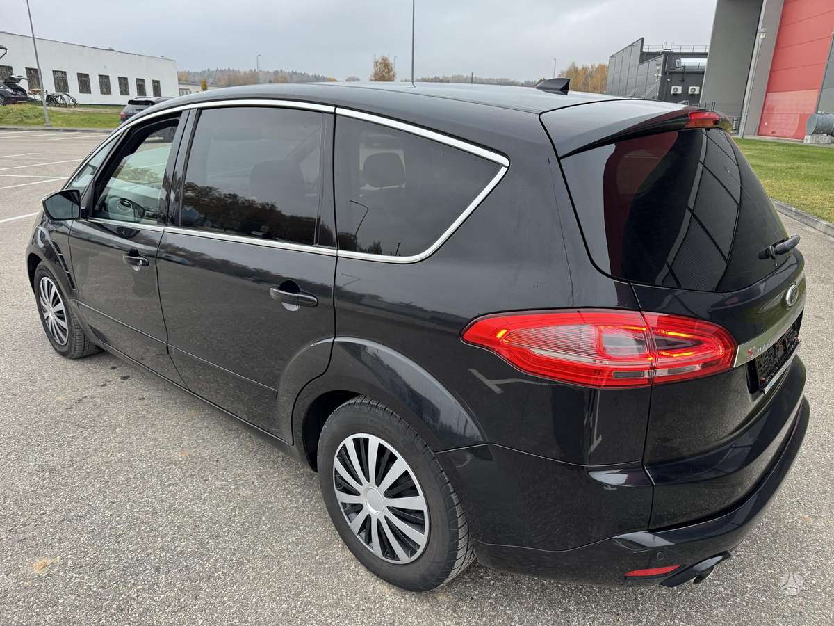 Ford S-MAX 2011 — салон
