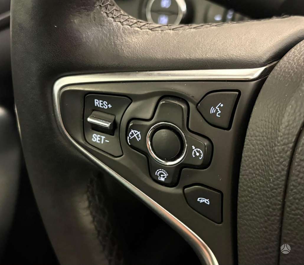 Opel Insignia 2014 — photo 10