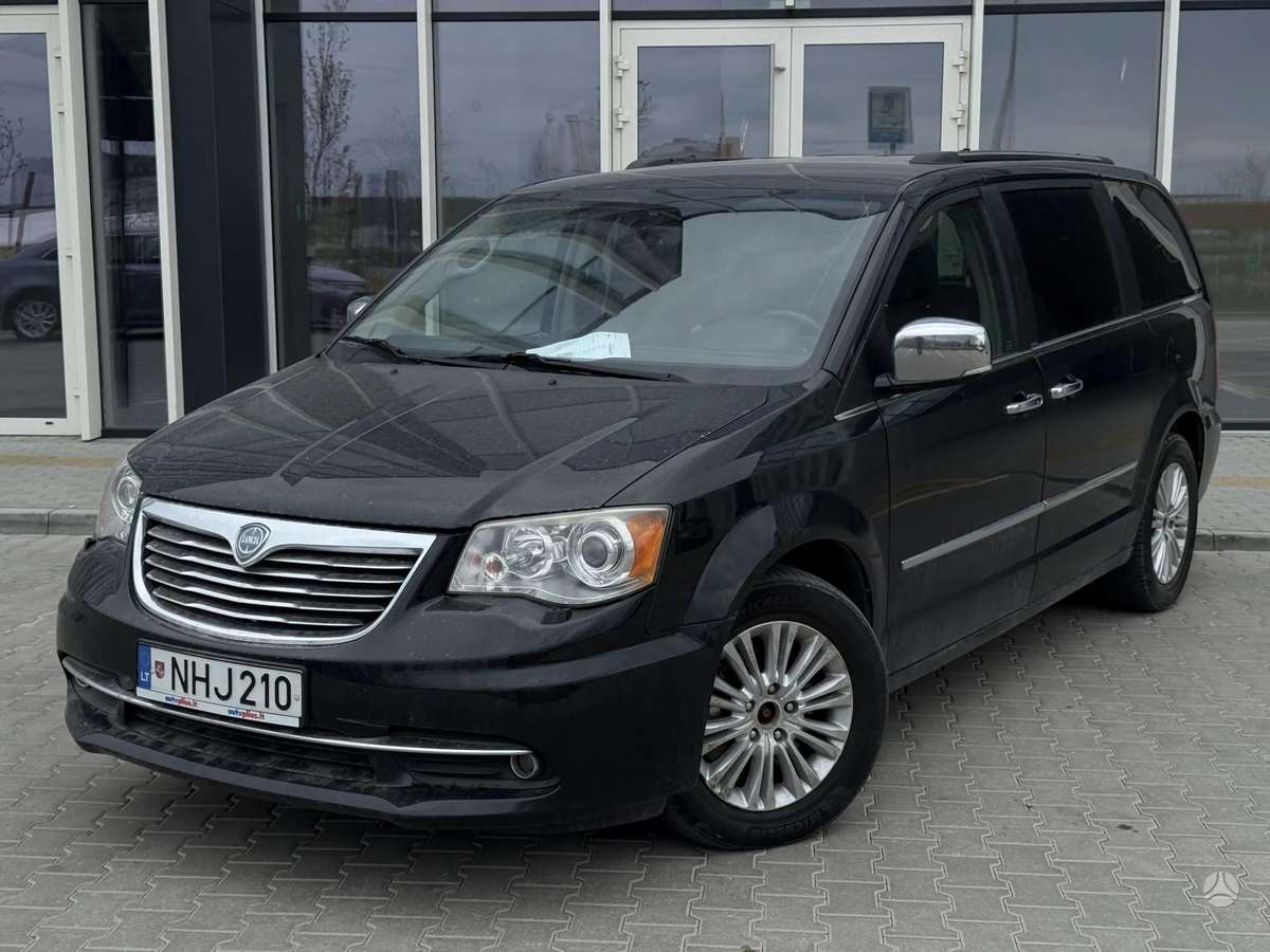 Lancia Voyager 2012 — interior