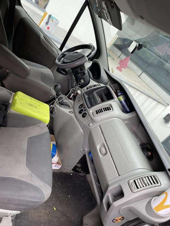Opel Vivaro 2012 — photo 5