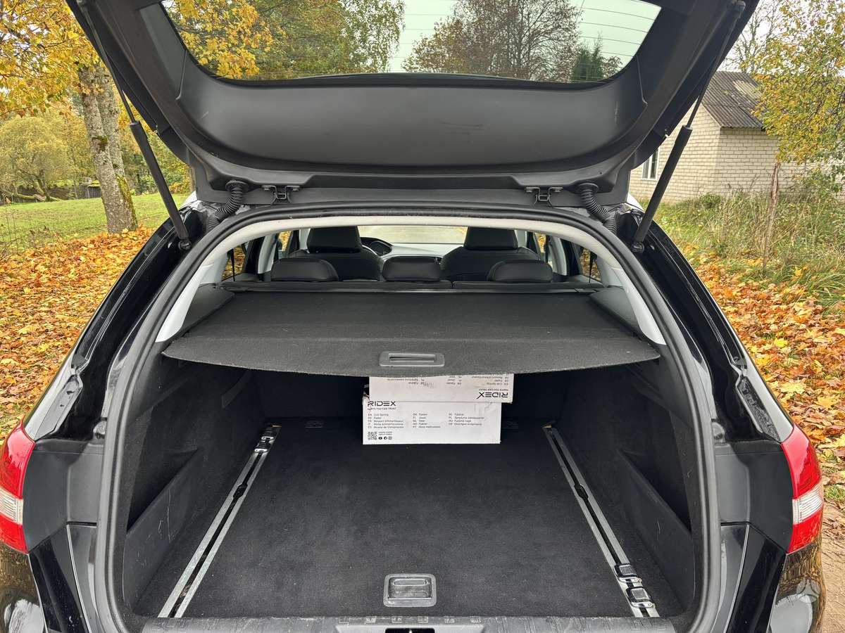 Peugeot 308 2014 — photo 11