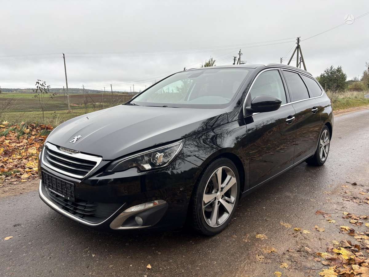 Peugeot 308 2014 — rear view