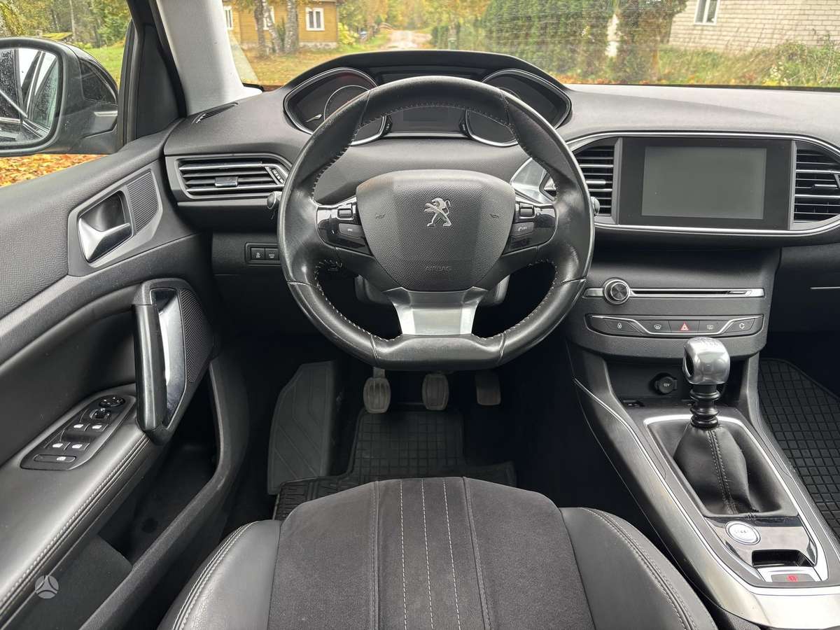 Peugeot 308 2014 — photo 9