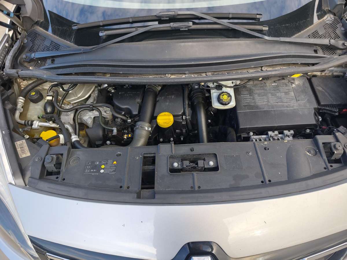 Renault Scenic 2014 — фото 17