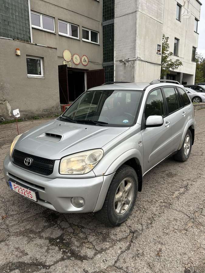 Toyota RAV4 2004 — photo 7