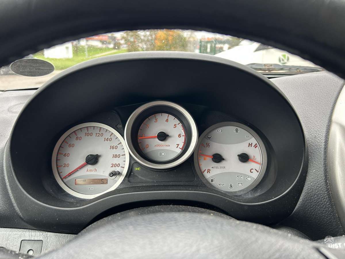 Toyota RAV4 2004 — photo 9