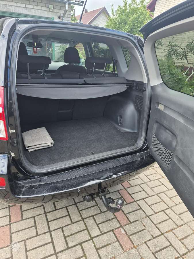 Toyota RAV4 2009 — interior