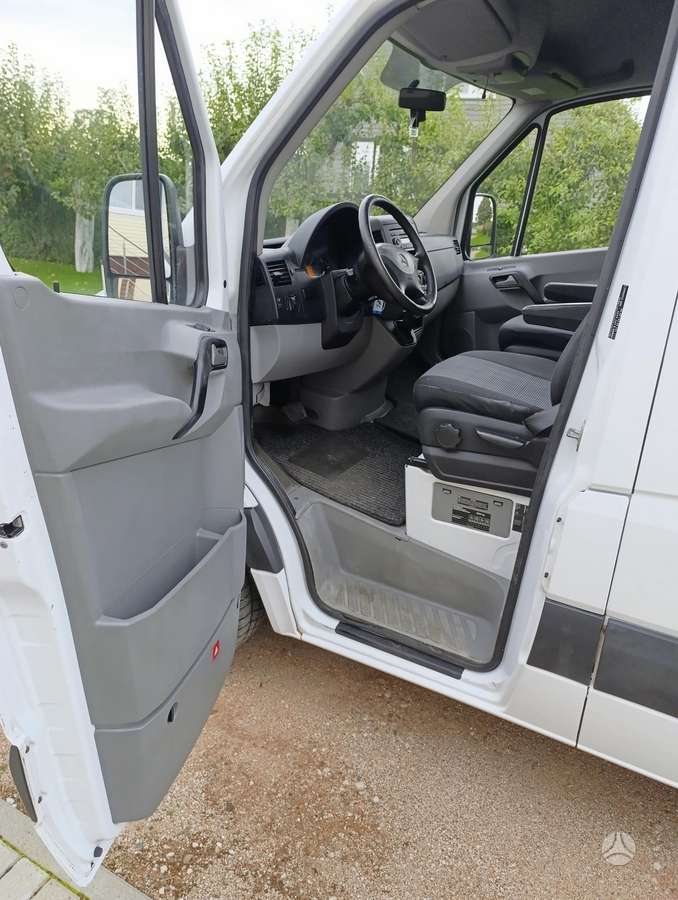Mercedes-Benz Sprinter 2011 — photo 5