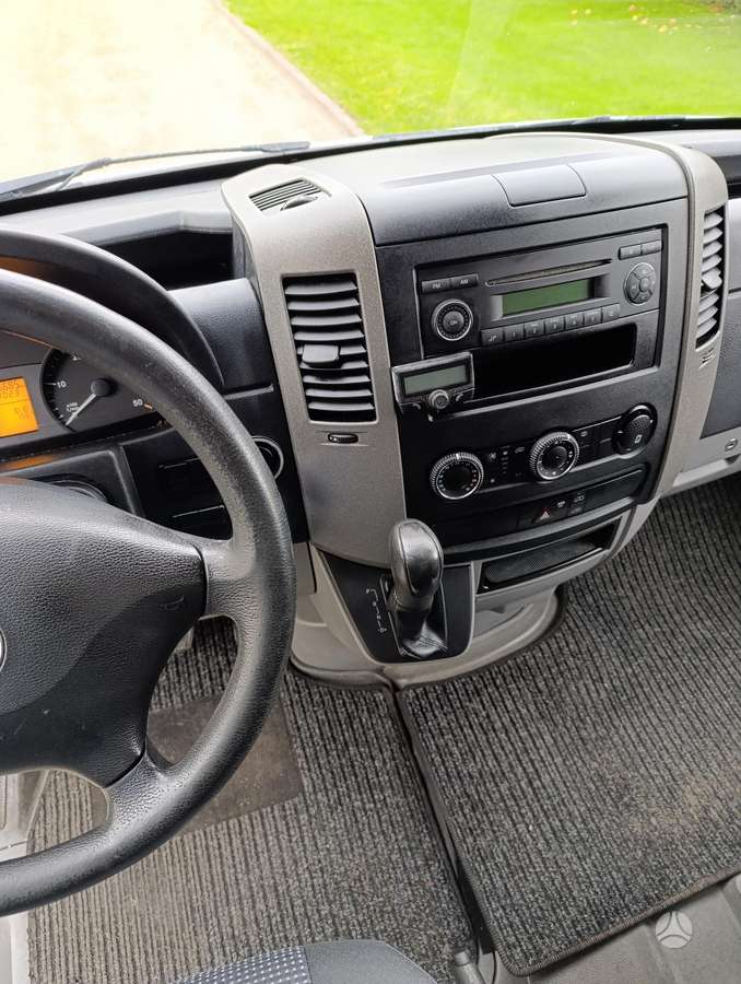 Mercedes-Benz Sprinter 2011 — photo 7
