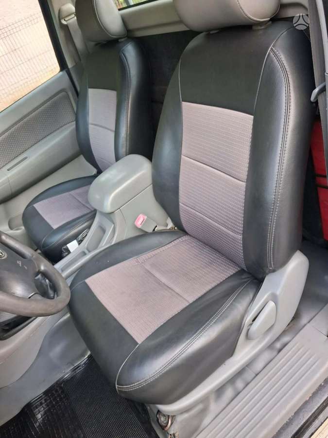 Toyota Hilux 2006 — photo 13