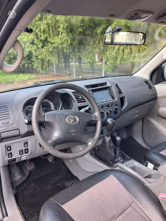 Toyota Hilux 2006 — photo 15