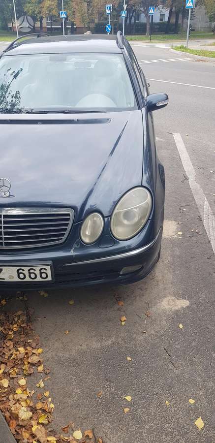 Mercedes-Benz E320, 2004