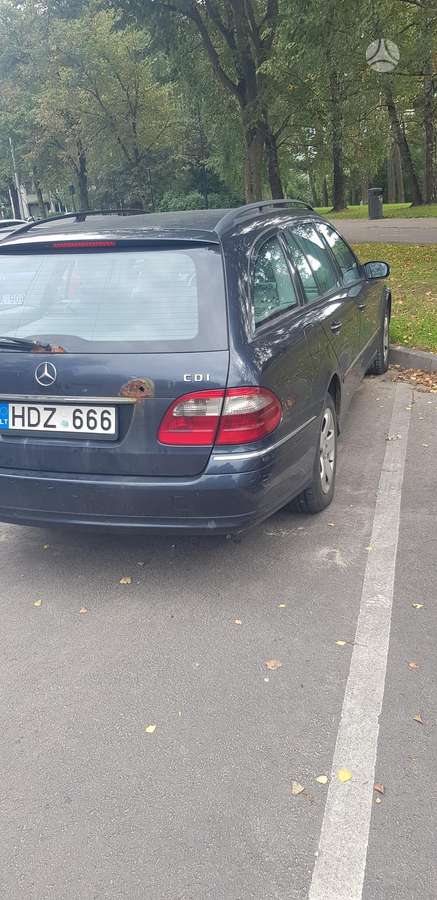 Mercedes-Benz E320 2004 — photo 5
