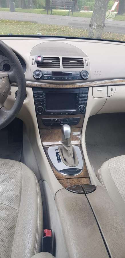 Mercedes-Benz E320 2004 — photo 6