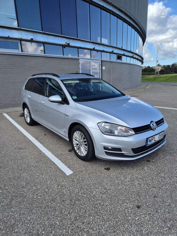 Volkswagen Golf 2014 — rear view