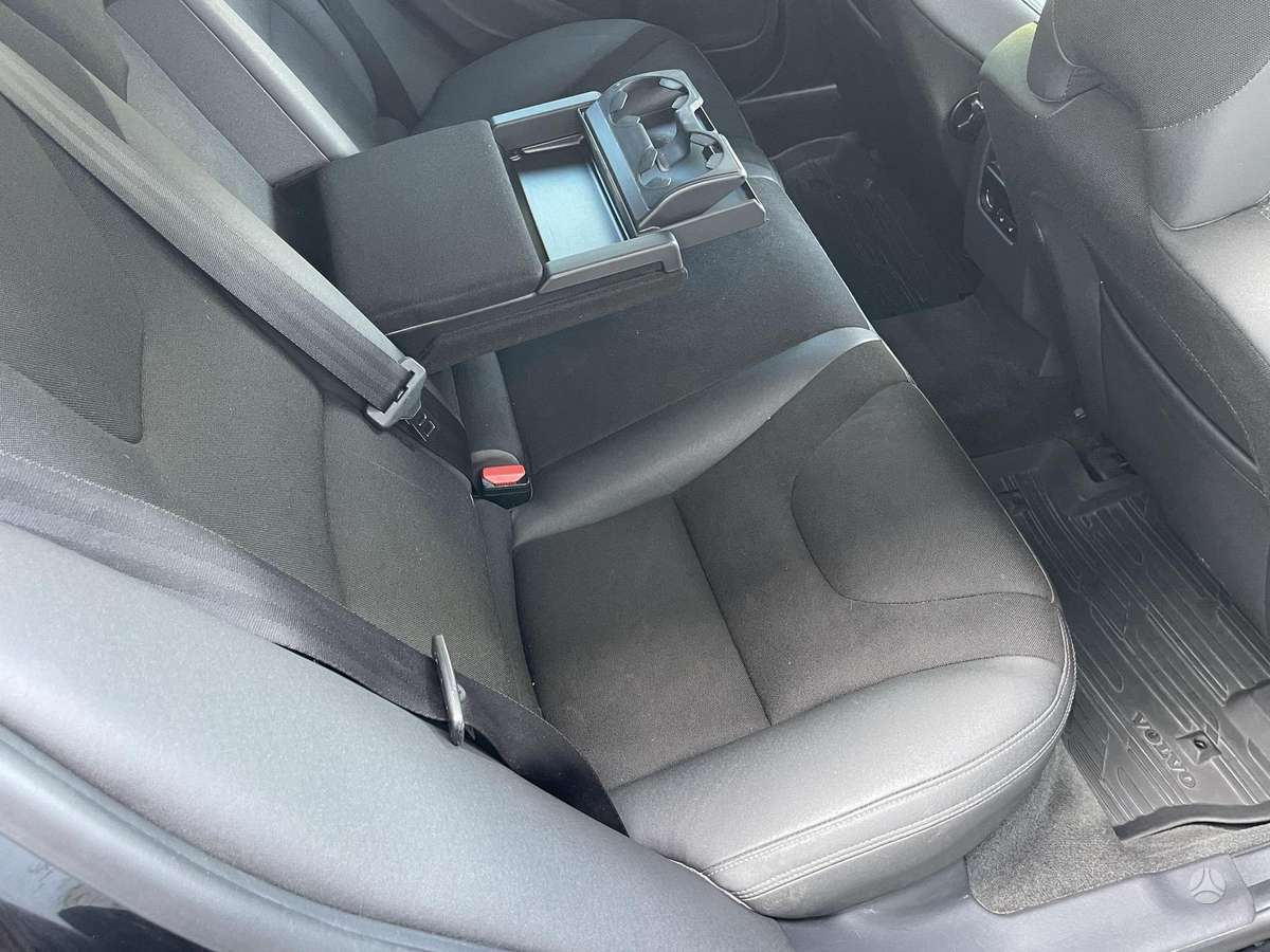 Volvo V60 2012 — photo 17