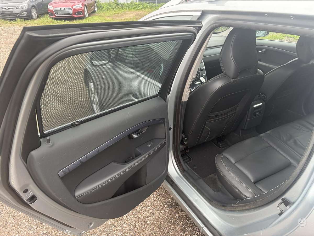 Volvo V70 2012 — photo 10