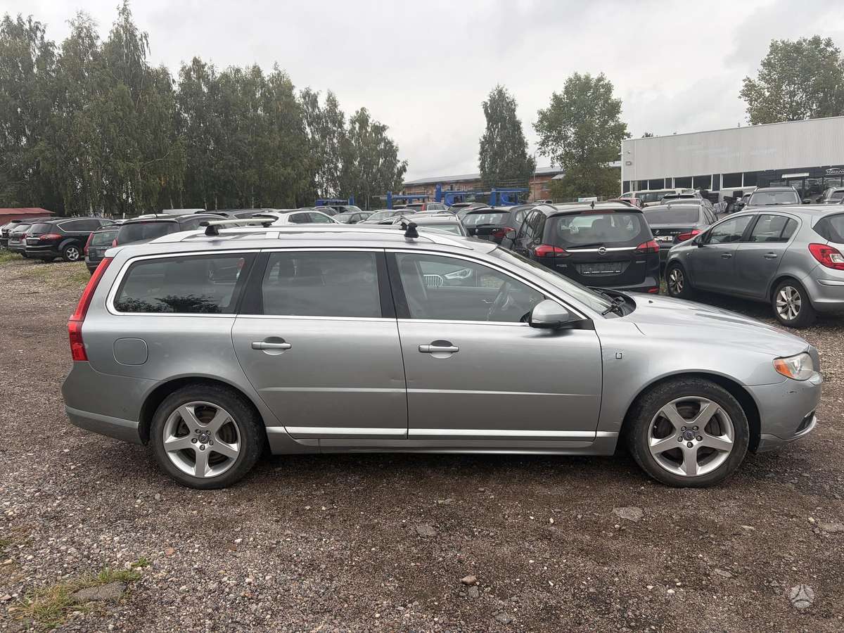 Volvo V70 2012 — engine 2000 cm³