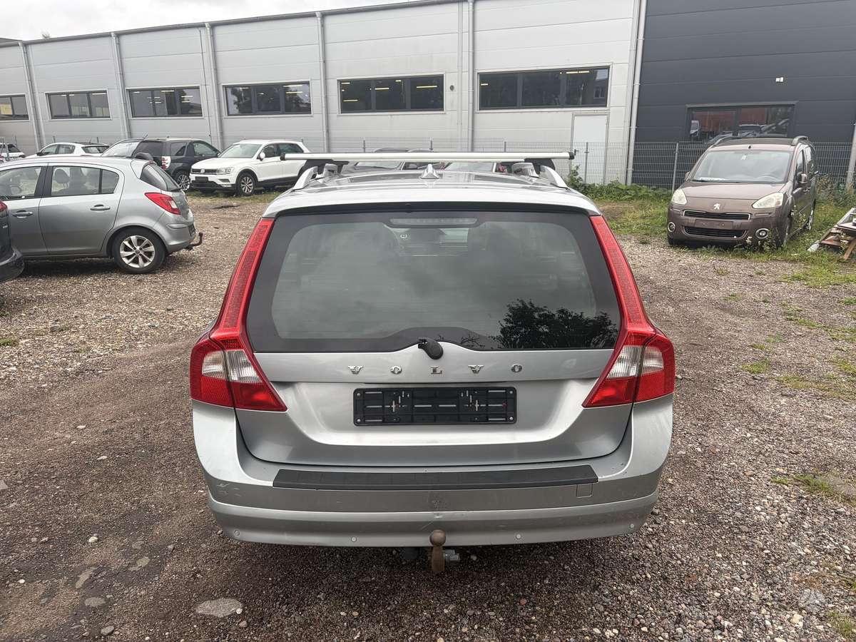 Volvo V70 2012 — photo 6