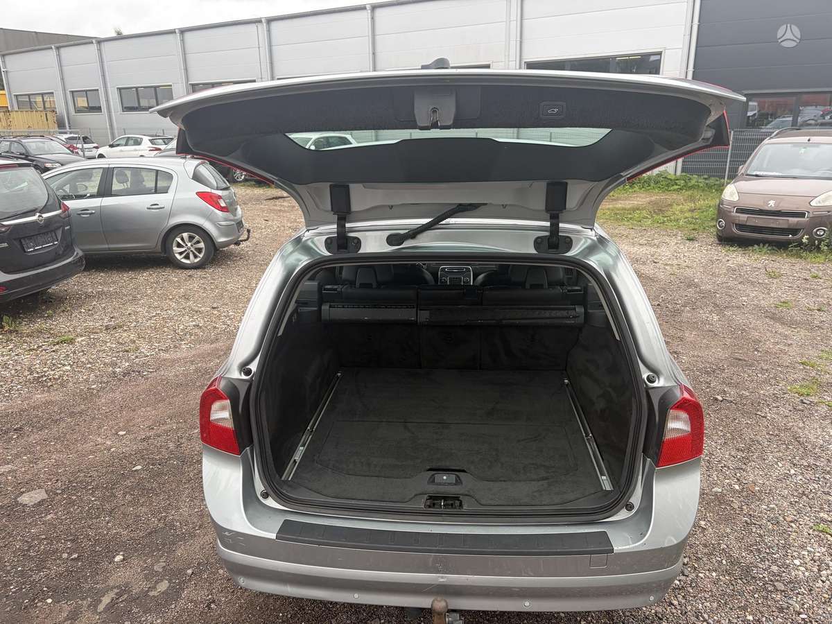 Volvo V70 2012 — photo 9