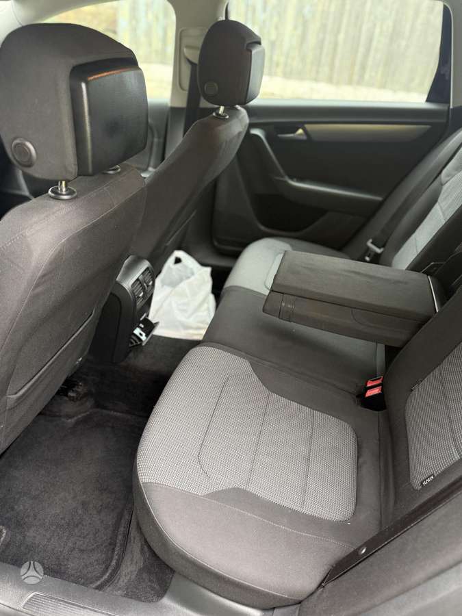 Volkswagen Passat 2012 — photo 8